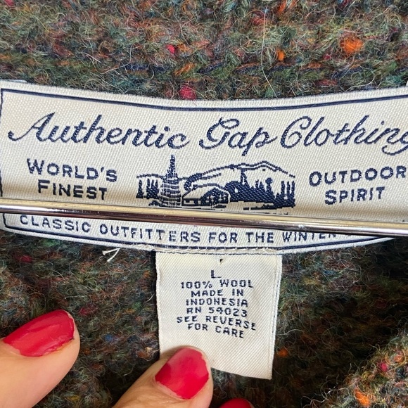 Authentic Gap Clothing Men's Wool Sweater Size L Cable Knit V-Neck Fisherman Y2K - Picture 9 of 9